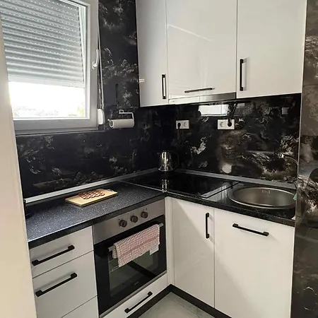 Stan Na Dan - Zvijezda Danica Kozarska Dubica Bosanska Dubica